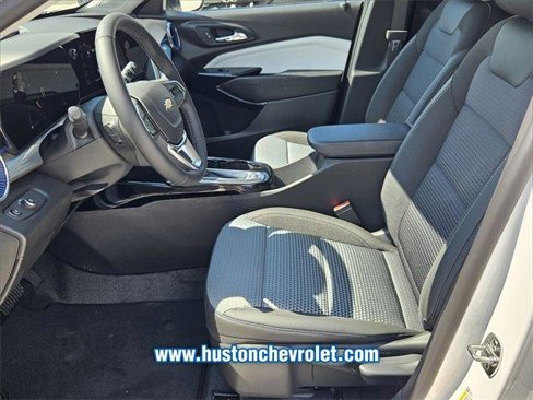 New 2025 Chevrolet Trax LT w/ Driver Confidence Package image 9