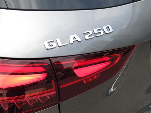 Used 2025 Mercedes-Benz GLA 250 4MATIC image 30