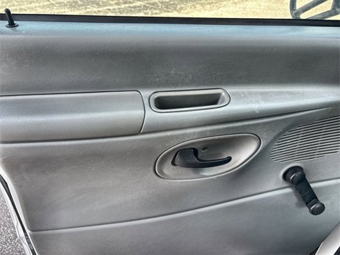 Used 2006 Ford E-450 and Econoline 450 image 13
