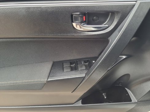 Used 2019 Toyota Corolla L image 11
