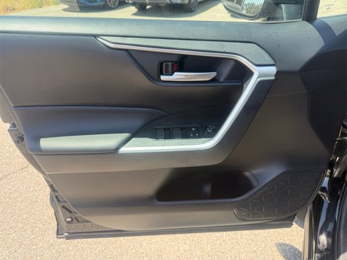 Used 2023 Toyota RAV4 XLE w/ Convenience Package image 11