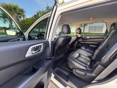 Used 2019 Nissan Pathfinder SL image 13