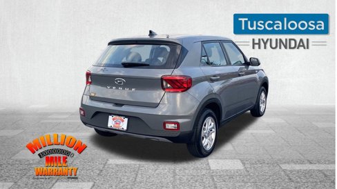 Used 2022 Hyundai Venue SE image 9