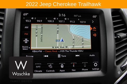Used 2022 Jeep Cherokee Trailhawk w/ Sun, Sound & Nav Group image 46