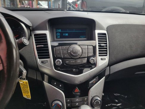 Used 2014 Chevrolet Cruze LT image 17