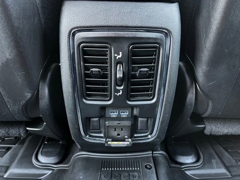 Used 2021 Jeep Grand Cherokee Limited w/ Sun & Sound Group image 18