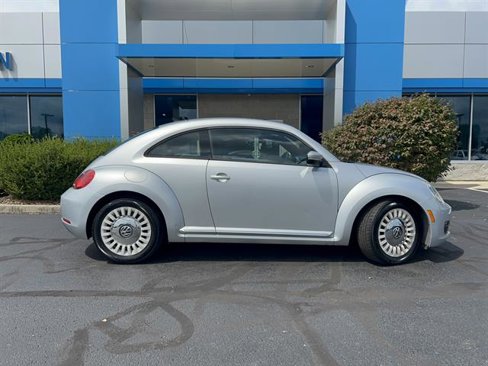 Used 2014 Volkswagen Beetle 2.5 image 8