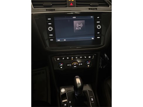 Used 2019 Volkswagen Tiguan SE w/ Panoramic Sunroof Package image 26