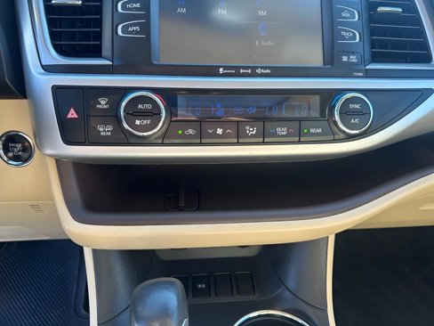Used 2019 Toyota Highlander XLE image 35