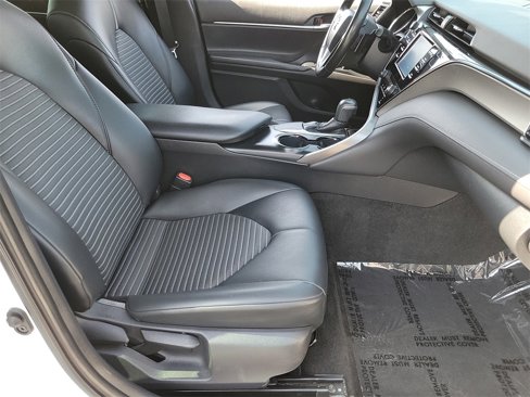 Used 2019 Toyota Camry L image 15