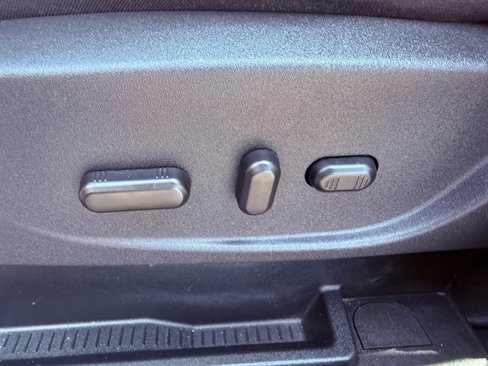 Used 2018 Ford Escape SE w/ SE Sport Appearance Package image 22