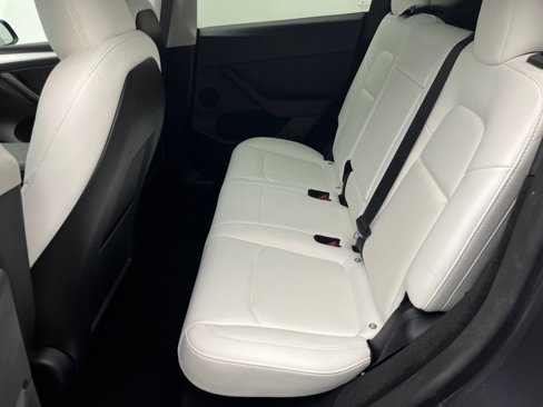 Used 2023 Tesla Model Y Performance image 31
