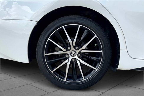Used 2022 Toyota Camry SE image 9