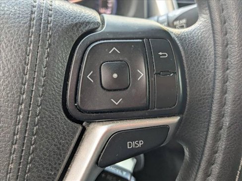 Used 2016 Toyota Highlander LE image 11