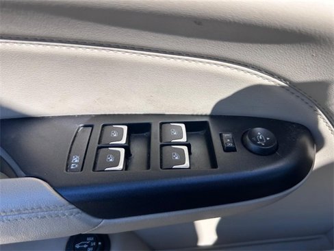 Used 2015 Cadillac SRX Luxury w/ Driver Awareness Package image 18