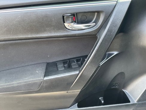 Used 2019 Toyota Corolla LE image 12