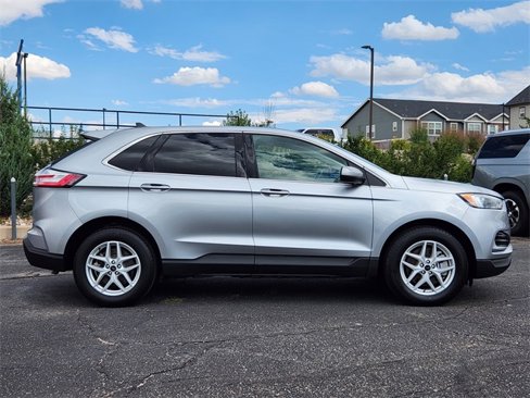 Used 2023 Ford Edge SEL image 2