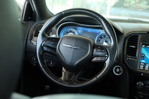 Used 2021 Chrysler 300 S image 9