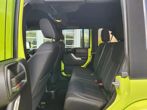 Used 2016 Jeep Wrangler Unlimited Sahara image 36