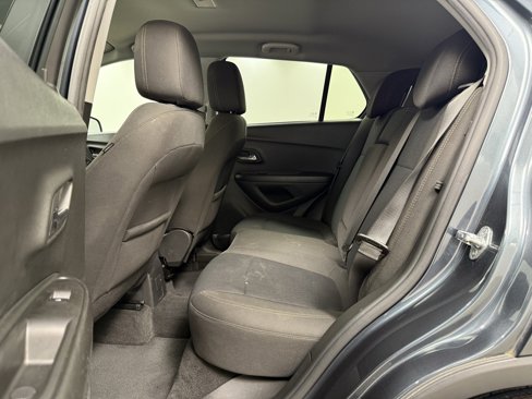 Used 2022 Chevrolet Trax LS w/ Tint and Cruise Package image 14
