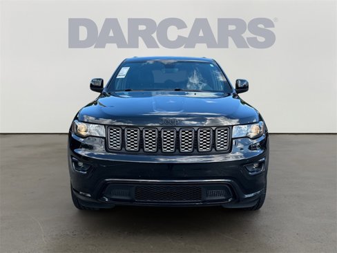 Used 2020 Jeep Grand Cherokee Altitude image 2