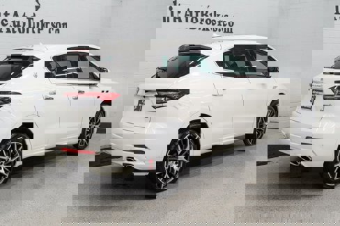 Used 2022 Maserati Levante GT image 5