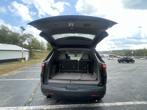 Used 2018 Chevrolet Traverse LT image 18