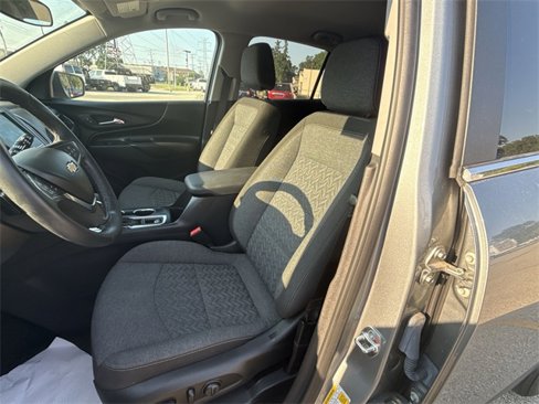 Certified 2023 Chevrolet Equinox LT w/ Driver Convenience Package image 18
