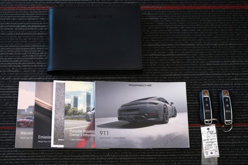 Used 2025 Porsche 911 Carrera w/ Premium Package image 20