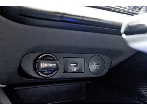 Used 2024 Hyundai Elantra SEL image 28