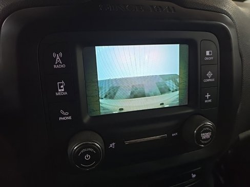 Used 2015 Jeep Renegade Limited image 19