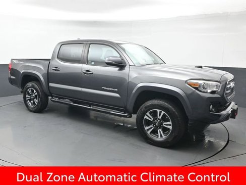 Certified 2017 Toyota Tacoma TRD Sport image 9