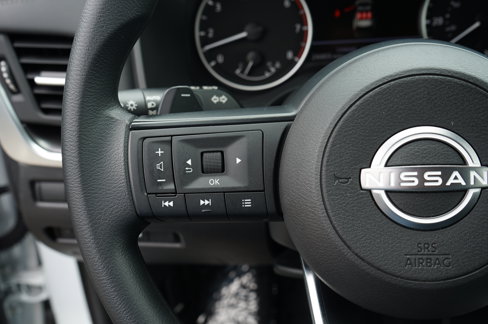 Used 2024 Nissan Rogue SV image 28