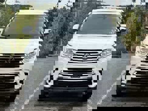 Used 2019 Toyota Highlander LE image 19