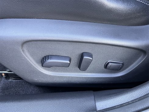 Used 2019 Nissan Rogue SL w/ Premium Package image 19