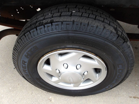 Used 2010 Ford E-250 and Econoline 250 image 25