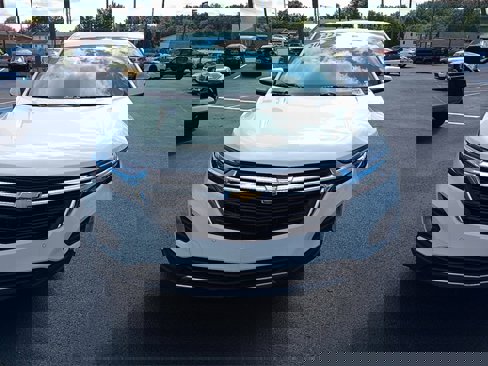Used 2022 Chevrolet Equinox LT image 2