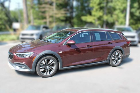 Used 2018 Buick Regal Essence w/ Driver Confidence Package #1 image 4