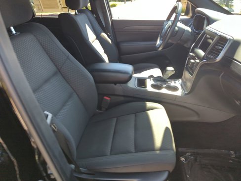 Used 2019 Jeep Grand Cherokee Laredo image 19