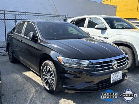 Certified 2021 Volkswagen Jetta SE image 1