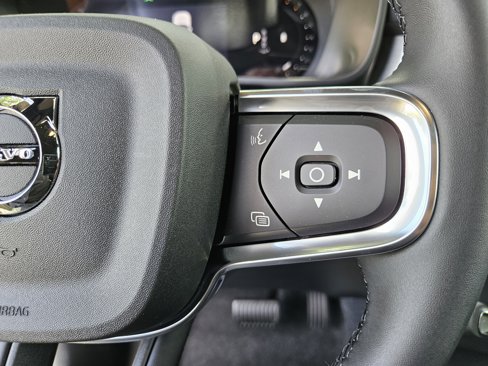 New 2026 Volvo XC40 B5 Core image 32