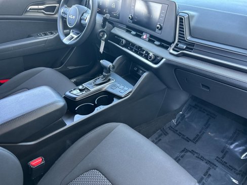 Used 2023 Kia Sportage LX image 15