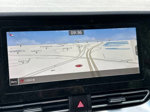 Used 2022 Kia Niro EX Premium image 16