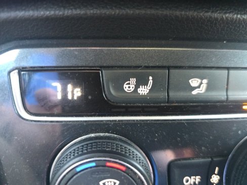 Used 2020 Volkswagen Tiguan SE image 22