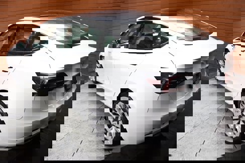Used 2022 Tesla Model 3 Standard Range image 9
