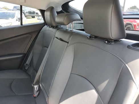 Used 2016 Toyota Prius Four image 11