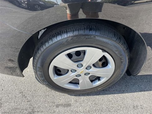Used 2018 Chevrolet Cruze LS image 7