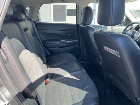 Used 2018 Mitsubishi Outlander Sport SE image 25