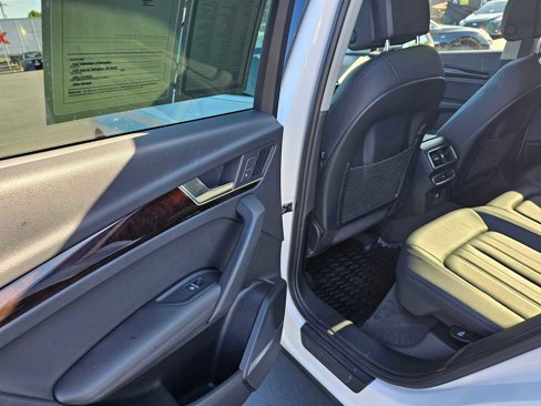 Used 2018 Audi Q5 Prestige w/ Prestige Package image 18