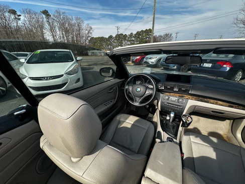Used 2010 BMW 135i Convertible image 18